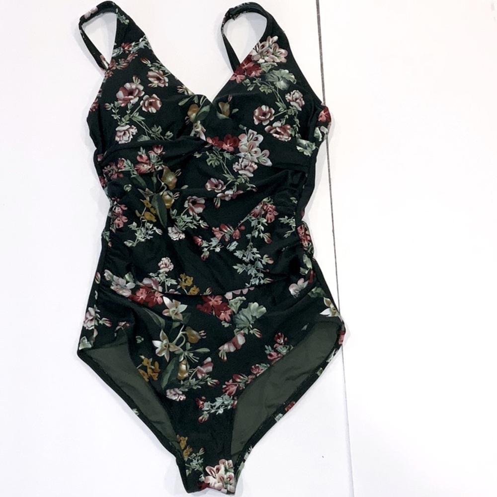Nip Tuck Swim Floral Women's One Piece Swimsuit size 6